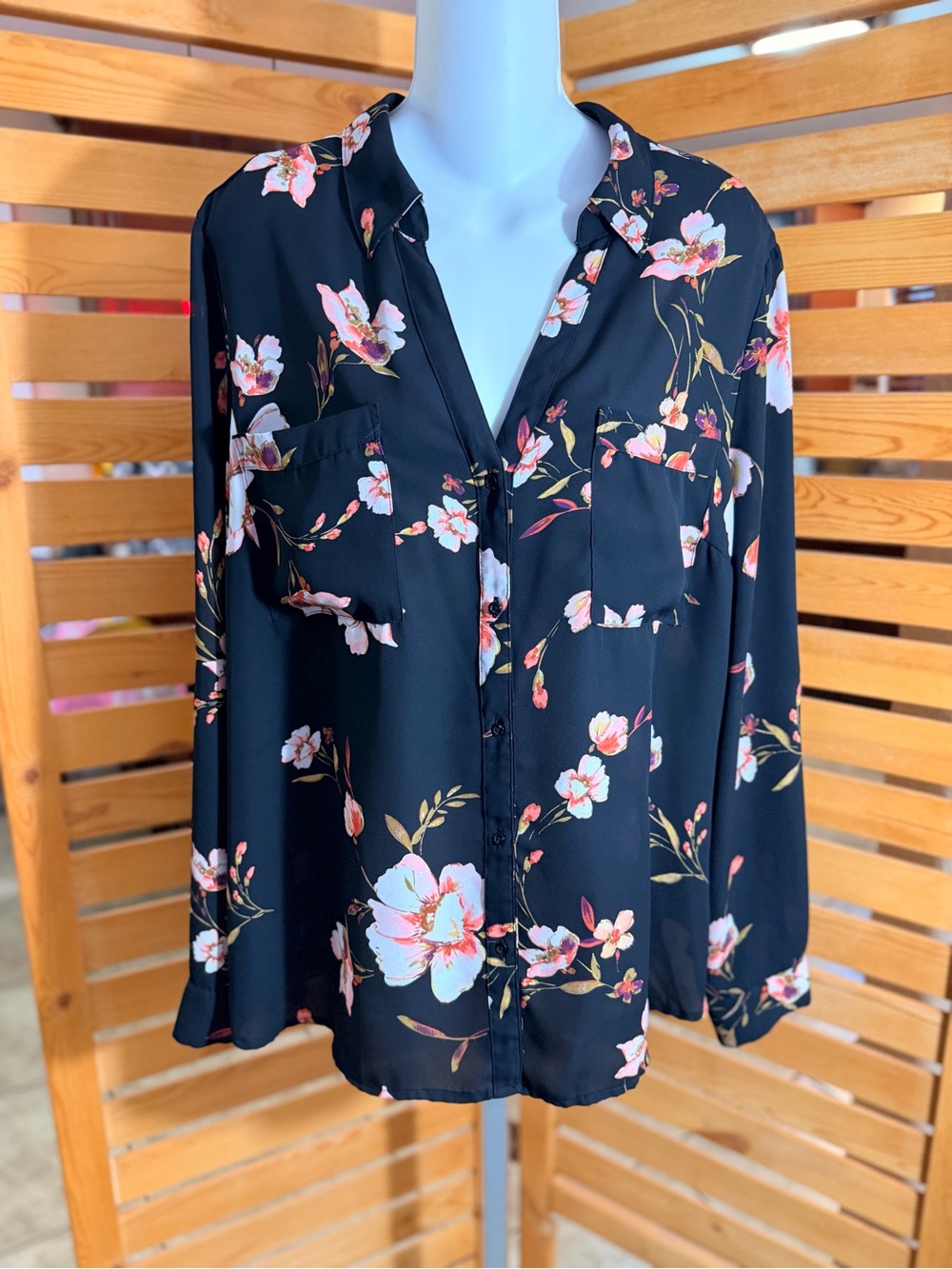 Candie's Black Button-Front Floral Blouse